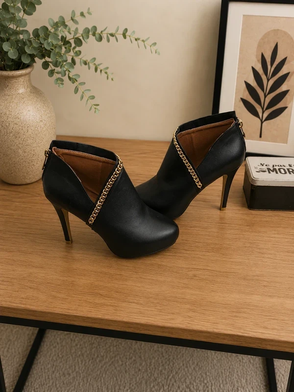 chaussures a talon 🌹40🌹noir et dore